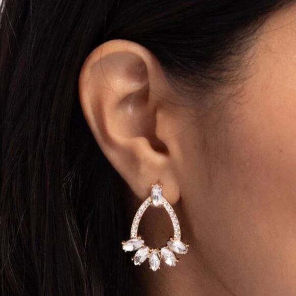 paparazzi Jewelry - Paparazzi Experience Elegance Tear Drop Earrings Rhinestone Gemstone Gold New